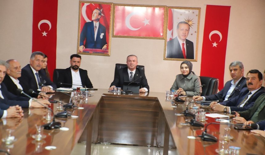 AK Parti Hakkari’de sahadaki sorunları ele aldı