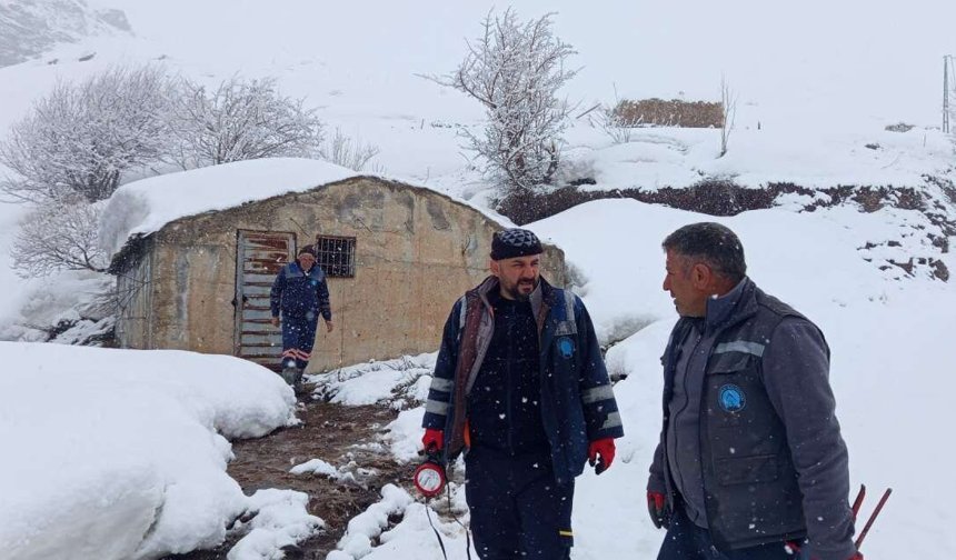Hakkari’de ekipler gece gündüz su denetiminde