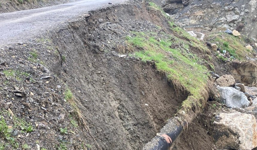 Hakkari’de bir yol daha kullanılamaz hale geldi