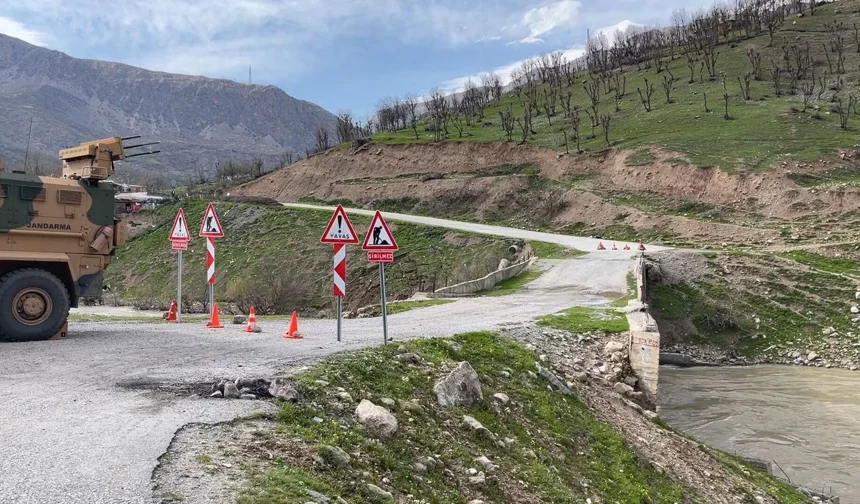 Van’da köprü çöktü: 40 haneli mahalle 15 gündür mahsur