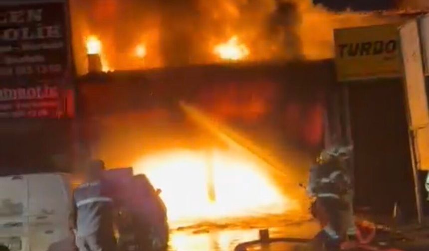 Oto tamir dükkanında yangın paniği