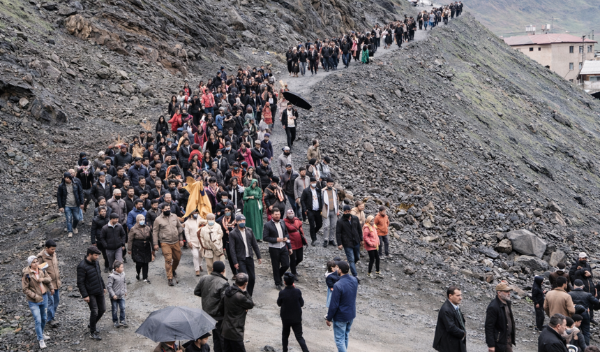 Hakkari'de eski düğün geleneği yeniden canlandı