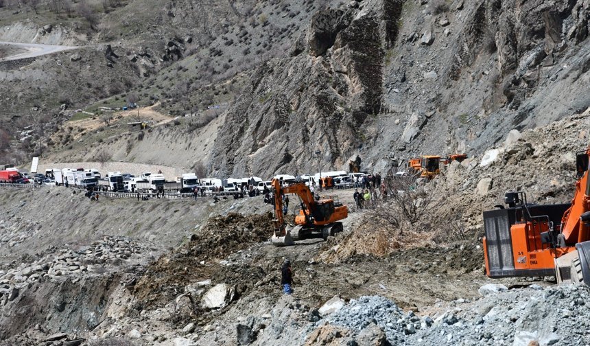 Hakkari- Van karayolu gece saatlerinde tamamen kapanacak