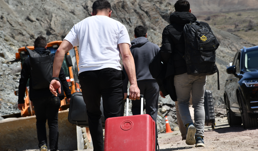 Hakkari'de heyelan mağduriyeti devam ediyor