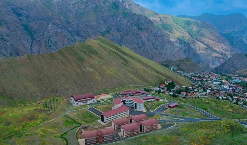 Hakkari Üniversitesinden dil eğitimi için önemli adım
