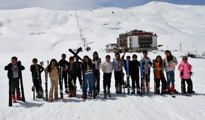 Hakkari'de Nisan sonunda kayak keyfi
