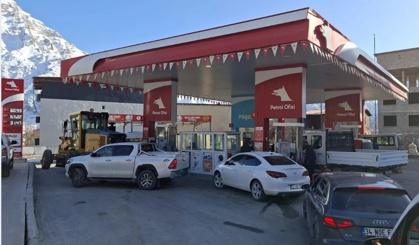 Hakkari’de sürücülere kötü haber: Motorine dev zam!