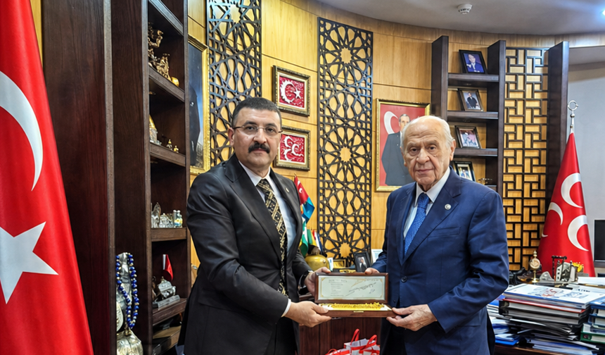 Aşiret Lideri Atlı Bahçeli'ye yol sorununu iletti