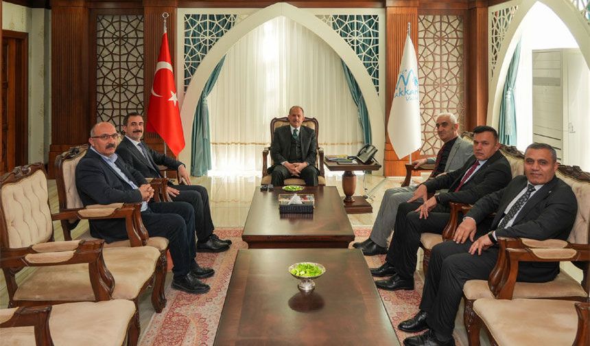 Hakkari STK temsilcilerinden Vali Taşyapan'a ziyaret