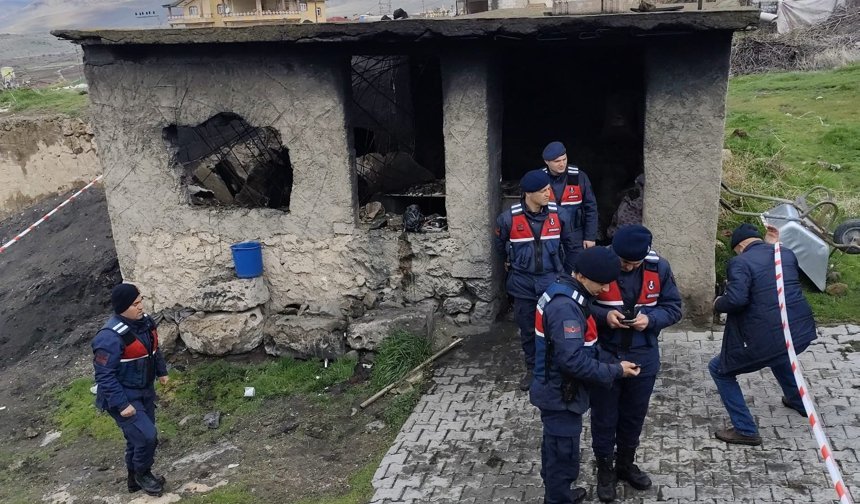 Tavanı çöken fırının enkazı altında kalan kadın öldü