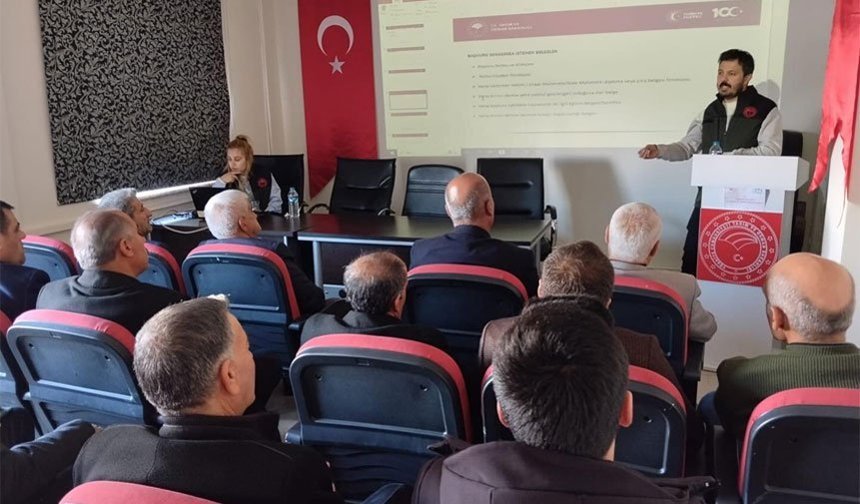Hakkari’de muhtarlara 'Kırsalda Bereket' projesi anlatıldı