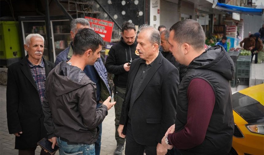 Hakkari Valisi Taşyapan'dan esnaf ziyareti