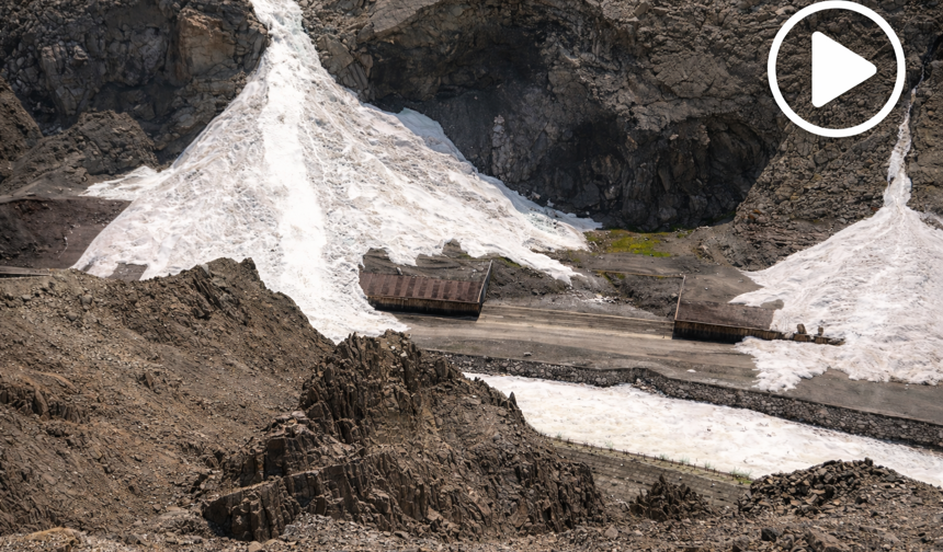 Sümbül Dağı’nda dev çığ: Zap Suyu kısa süre durdu