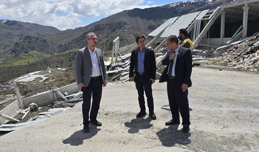 Bakanlık heyetinden heyelan ve katı atık sahasında inceleme