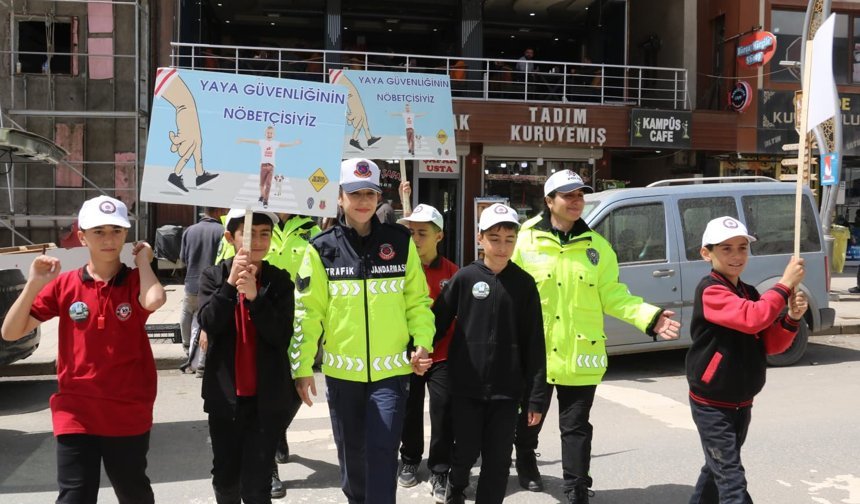 Trafik Haftası’nda Hakkari’de güvenli yolculuk vurgusu
