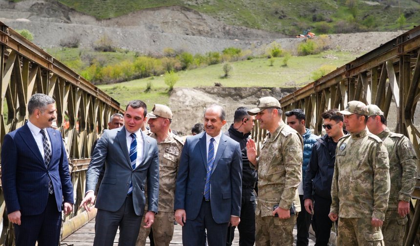Vali Taşyapan, panel köprü çalışmalarını inceledi
