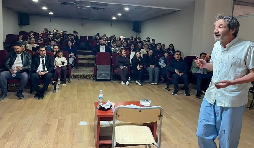 Hakkari Üniversitesi’nde sanatseverleri buluşturan etkinlik
