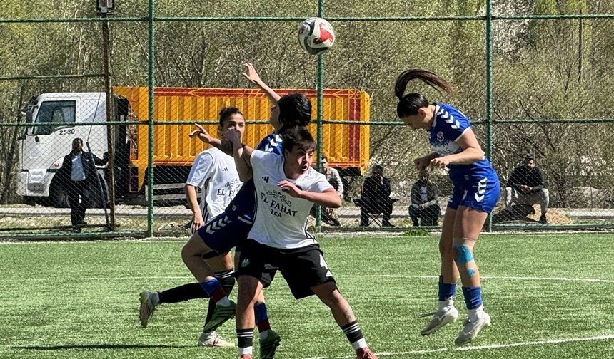 Şemdinli’de nefes kesen Hakkari Derbisi
