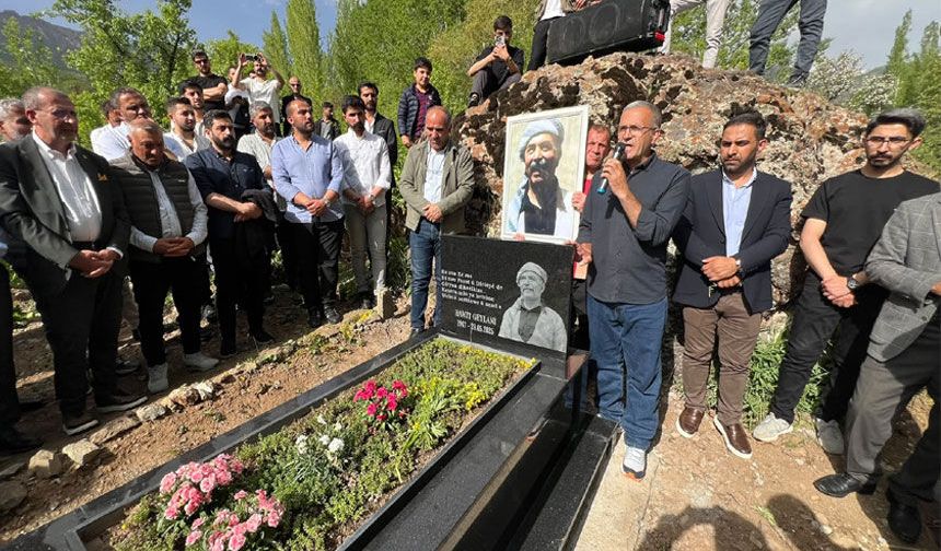 Hakkari eski Milletvekili Geylani mezarı başında anıldı