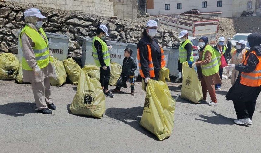 Hakkari mahallelerinde temizlik seferberliği