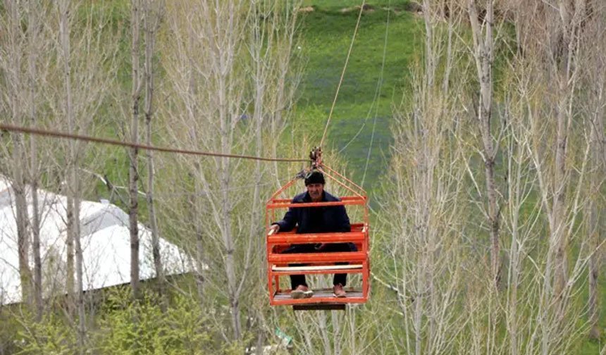Karadeniz'de gördüğü teleferik sistemini Van'da uyguladı!