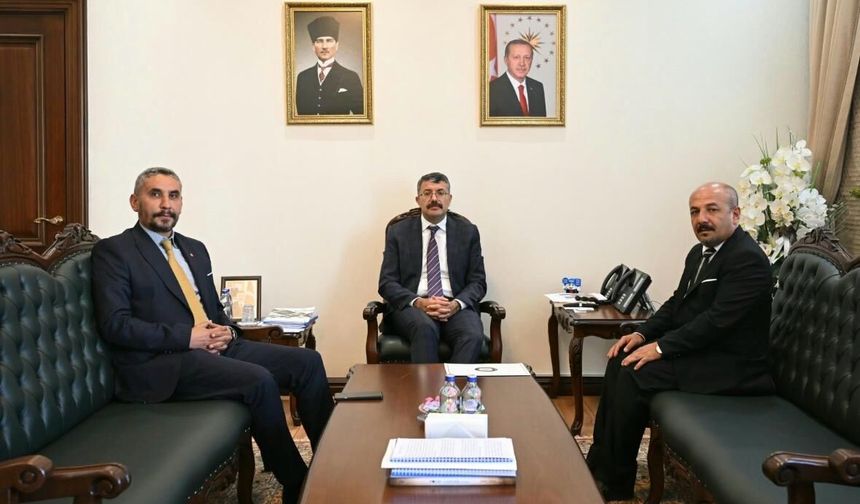 Hakkarili muhtarlar Bakan Yardımcısı Çelik’le görüştü