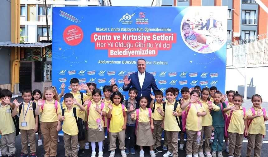 Sultangazi’de 1. sınıf öğrencilerine kırtasiye seti desteği