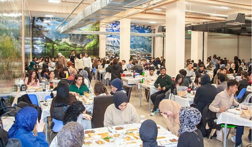 Hakkari Üniversitesi’nde öğrenci yemeği 40 lira