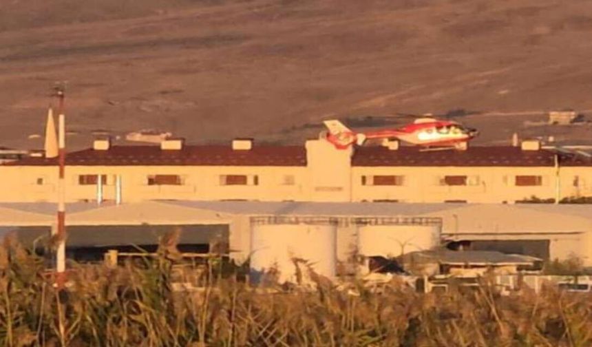 Hakkari'de 75 yaşındaki hasta için ambulans helikopter havalandı