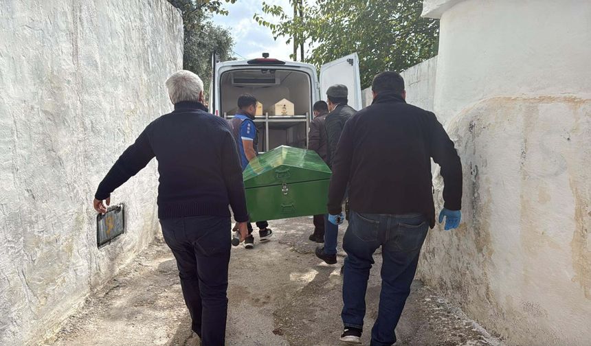 Yalnız yaşadığı evinde ölü bulundu