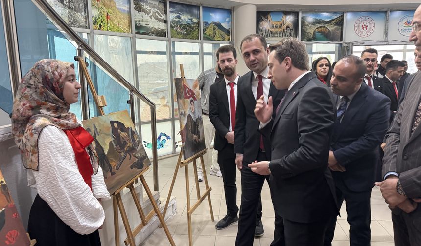 Yüksekova'da Cumhuriyet Bayramı kutlandı