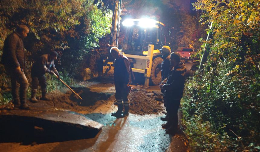 Hakkari’de Belediye ekiplerinden akşam mesaisi: Arıza giderildi