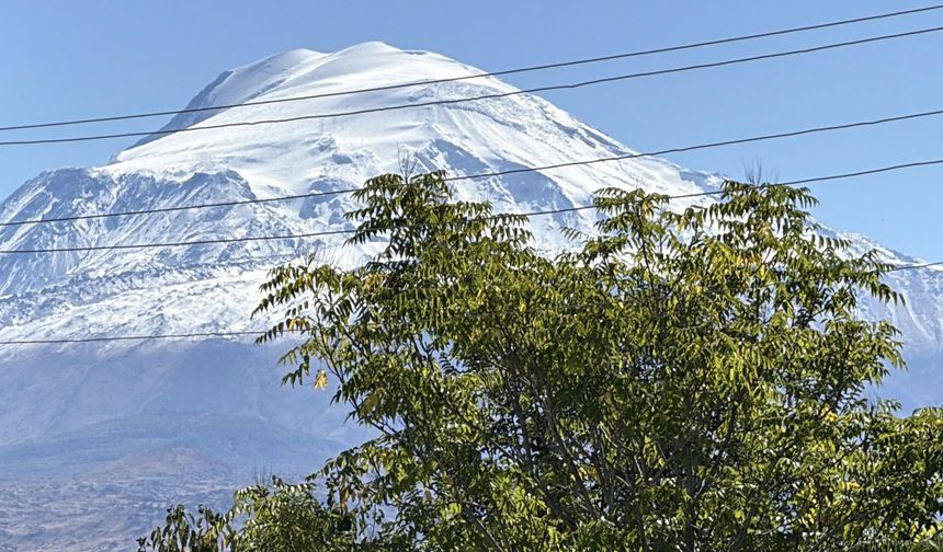 Ağrı Dağı beyaza büründü