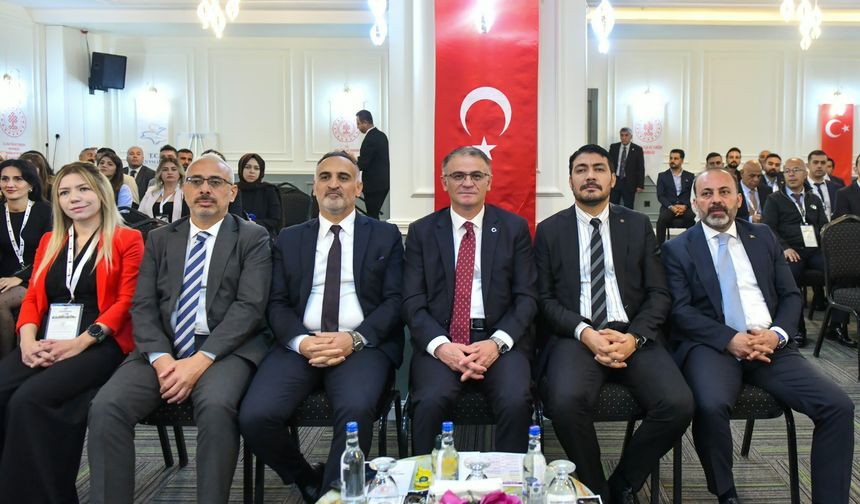 Hakkari’nin kütüphanecileri Van’da eğitim alacak