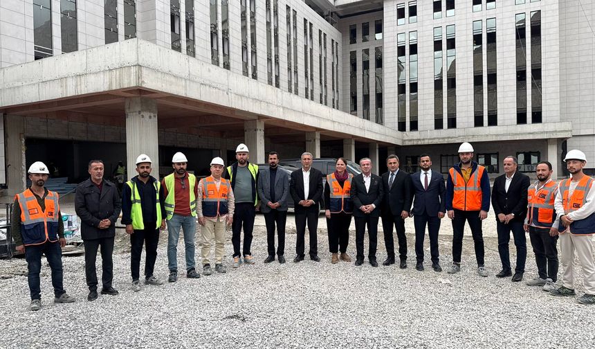 Hakkari’de bir ilk! Yeni hastanede deprem izolatörleri kullanıldı