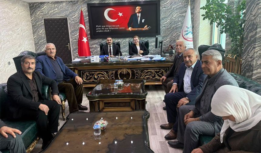 Vatandaşlardan Belediyeye asfalt teşekkürü