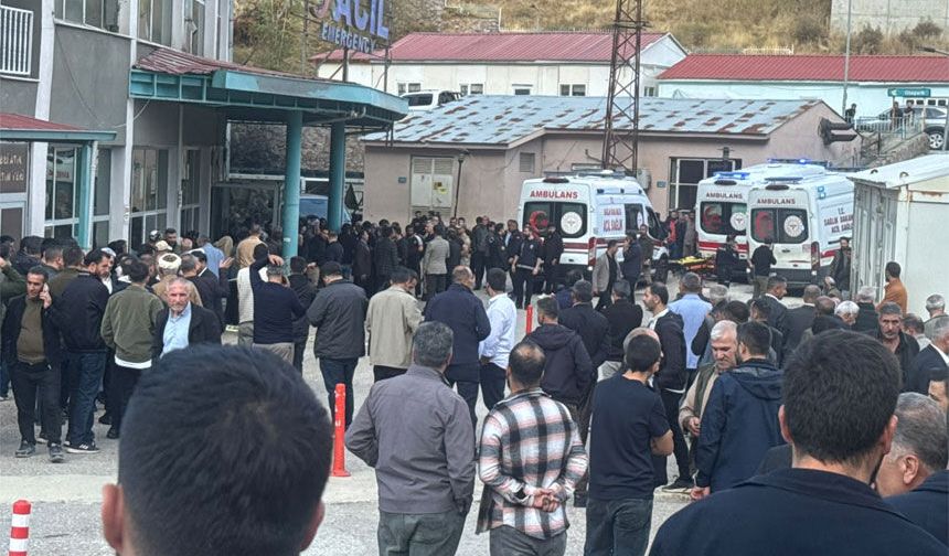 Hakkari'deki kazada yaralanan bebek kurtarılamadı