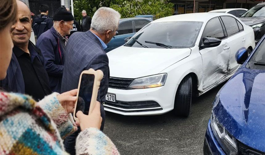 Hakkari'de maddi hasarlı trafik kazası!