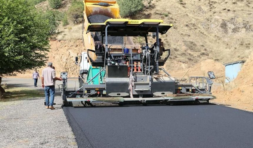 Esendere’de 2 kilometrelik yol asfaltlandı
