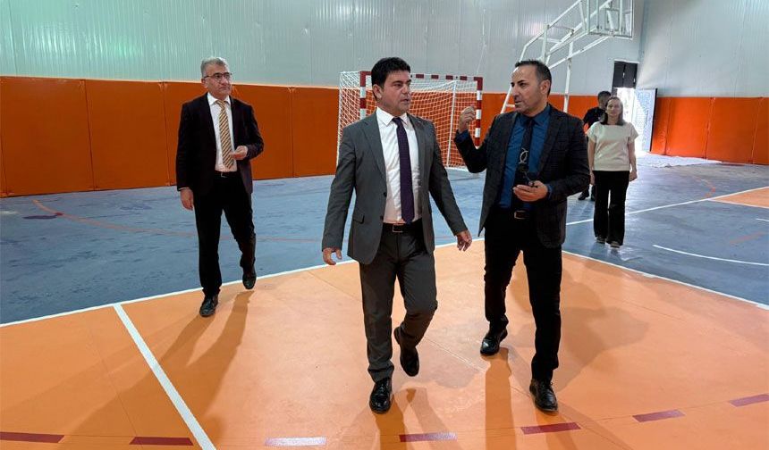 Cumhuriyet İlk ve Ortaokuluna spor salonu açıldı