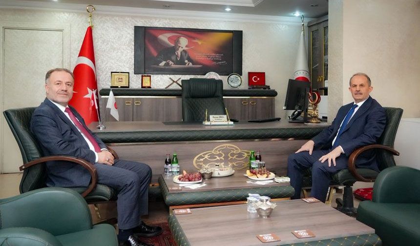 Hakkari Valisi Taşyapan’dan Müftü Eren’e ziyaret