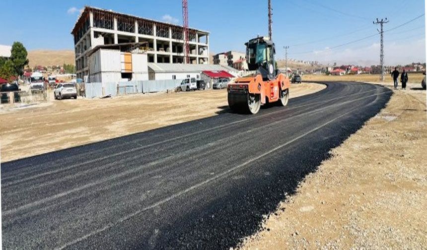 Devlet Hastanesi yolunda asfalt çalışması başladı