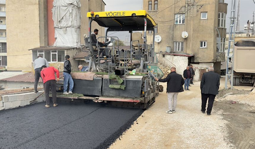 Yüksekova Belediyesinden sıcak asfalt çalışması