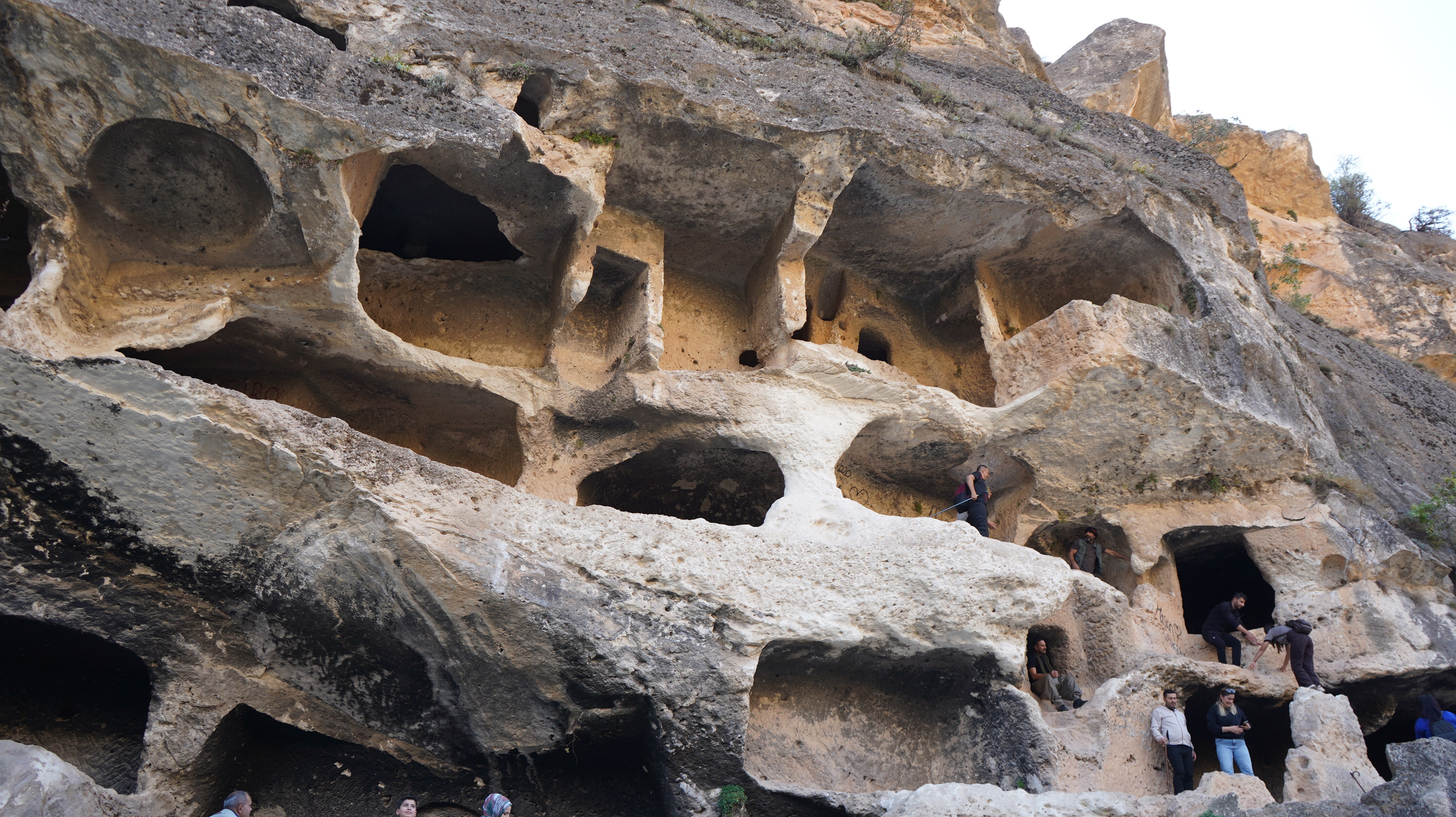 G A B A R D A G I N D A K I 7 K A T L I A P A R T M A N M A G A R 1057929 305519