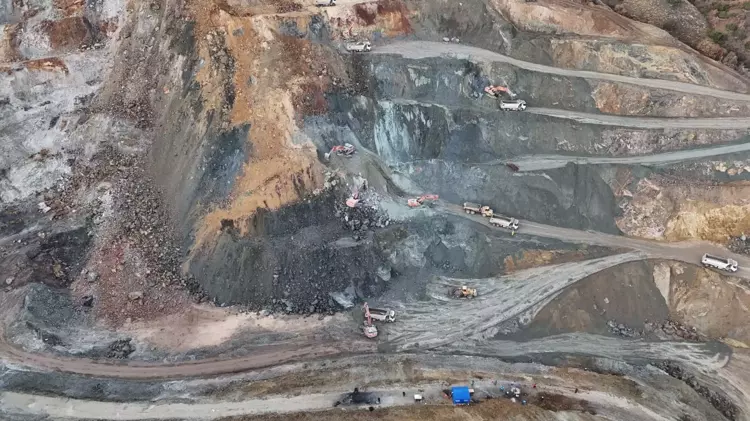 Göcük Altında Kalan