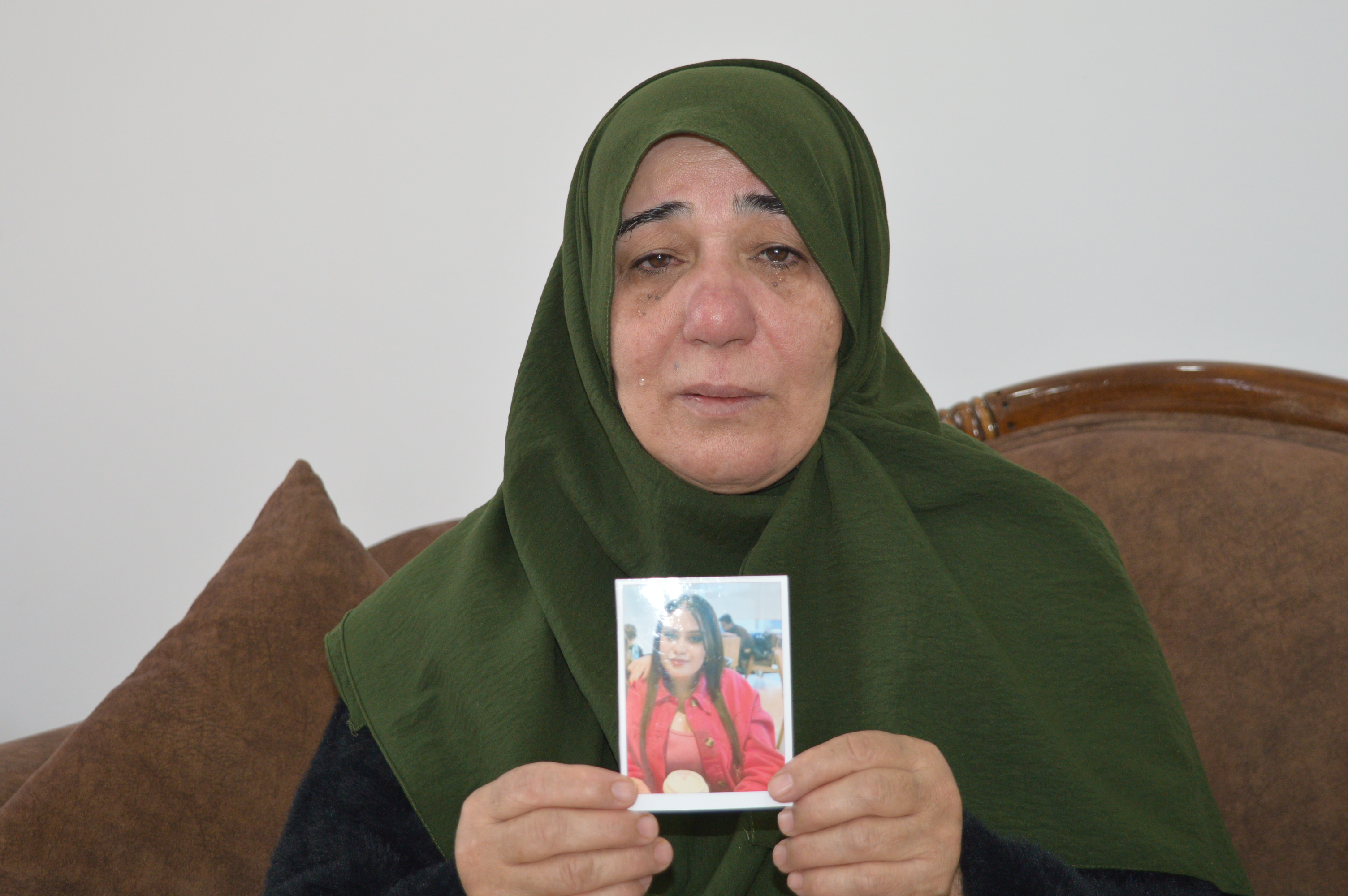 O Z E L H A S T A N E D E A N E S T E Z I S O N R A S I K A L B I D U 1078370 320029