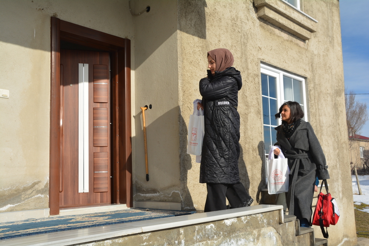 Bitlis’te sağlık ekipleri kış şartlarına meydan okuyor
