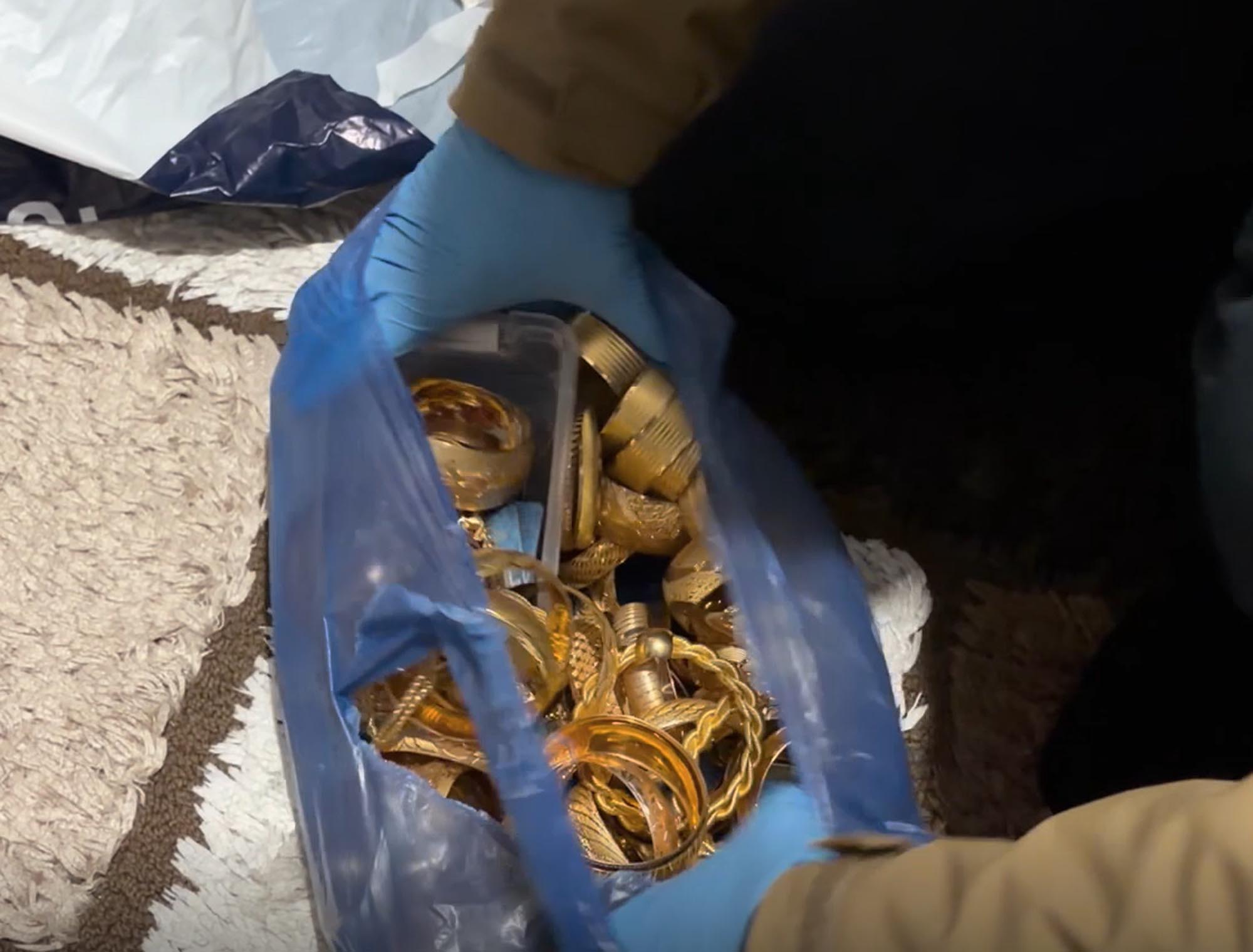 6 K I L O A L T I N C A L A N S U P H E L I K U Y U M C U D U K K 1109679 329418