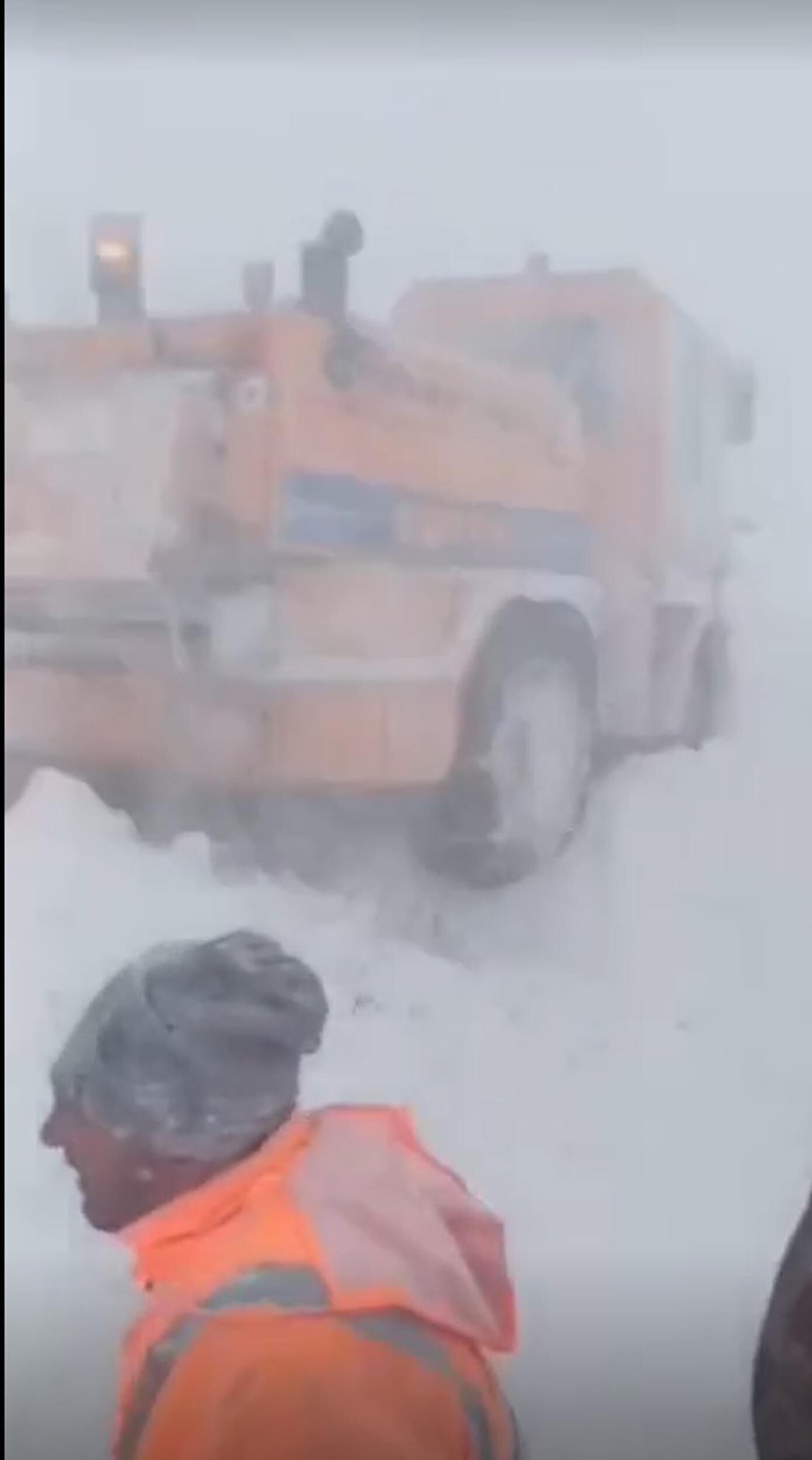 2 bin 540 rakımlı Sahara Geçidi'ne çığ düştü