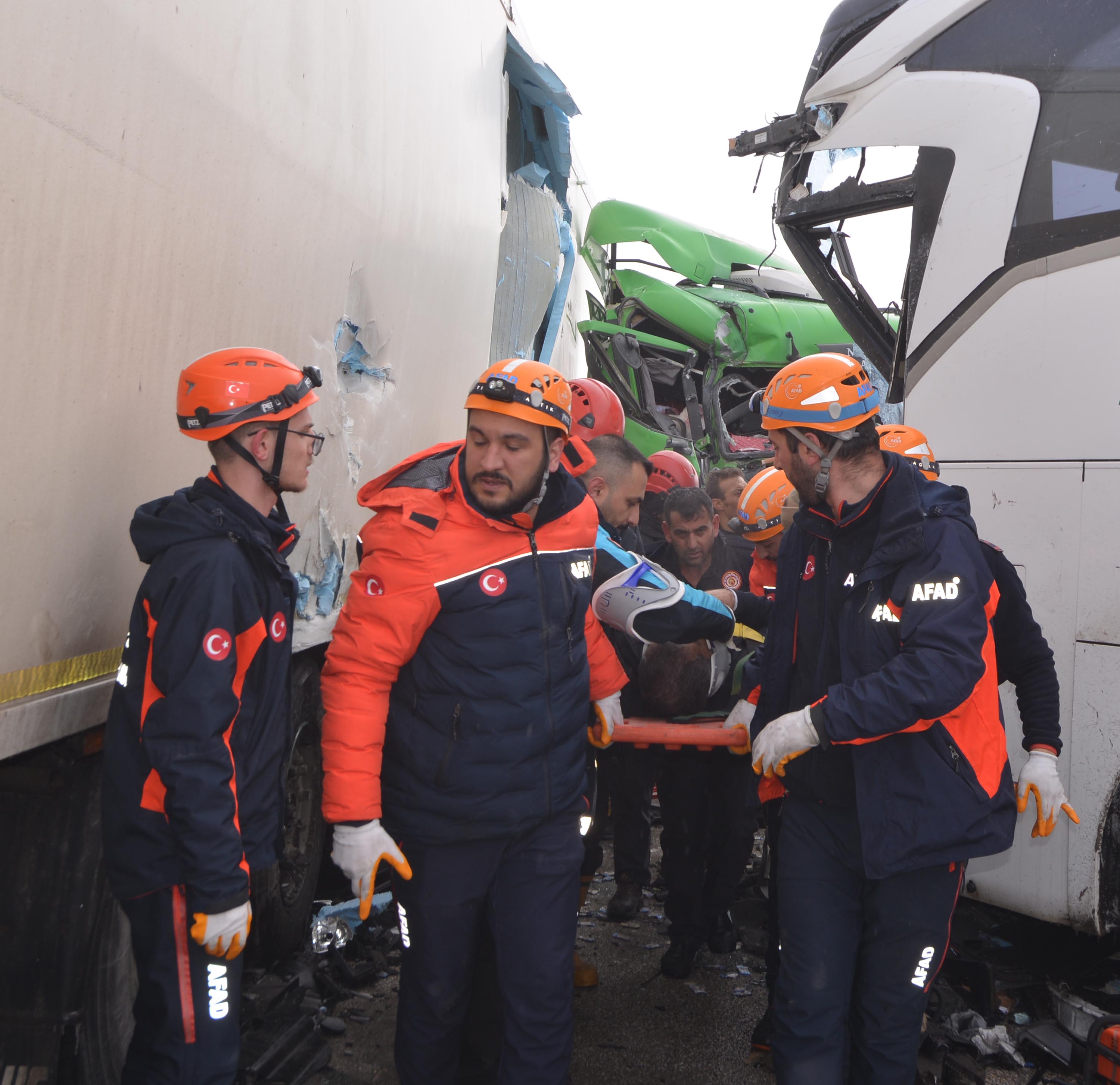 Erzurum'da feci kaza: 20 yaralı